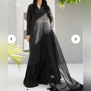 NEW Elegant Black And Silver Embellished Formal Kurta 4 Piece‎ Set Size Medium